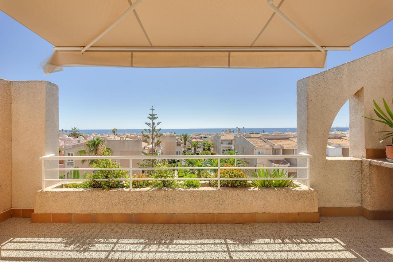 Апартаменты Flamenco Penthouse Sea View & Swimming Pool Торевьиа Экстерьер фото