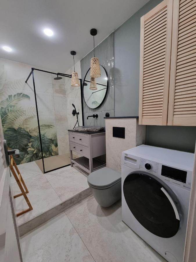 Апартаменты Flamenco Penthouse Sea View & Swimming Pool Торевьиа Экстерьер фото