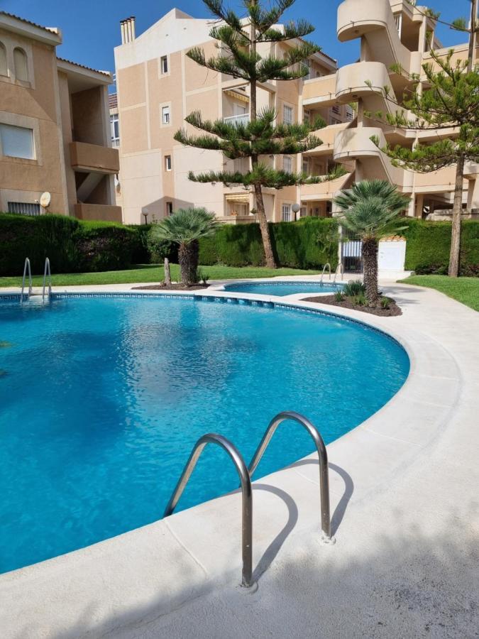 Апартаменты Flamenco Penthouse Sea View & Swimming Pool Торевьиа Экстерьер фото
