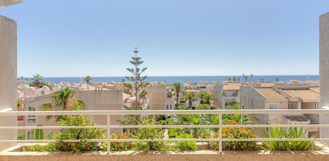 Апартаменты Flamenco Penthouse Sea View & Swimming Pool Торевьиа Экстерьер фото